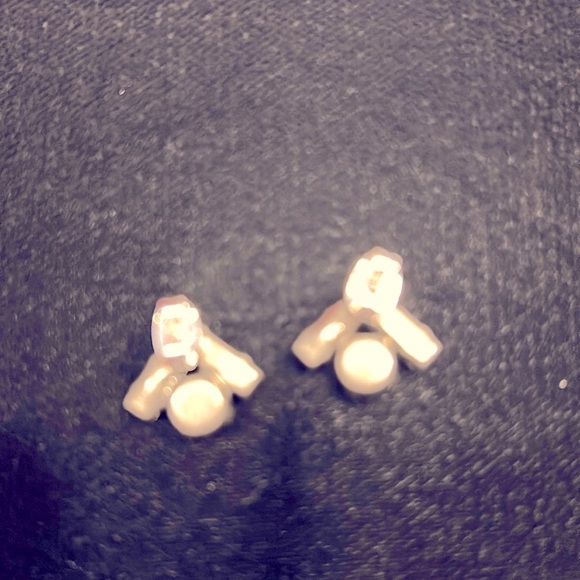 Silpada retired earrings nib and was used for display only. Artisan Jewelry - Picture 4 of 4